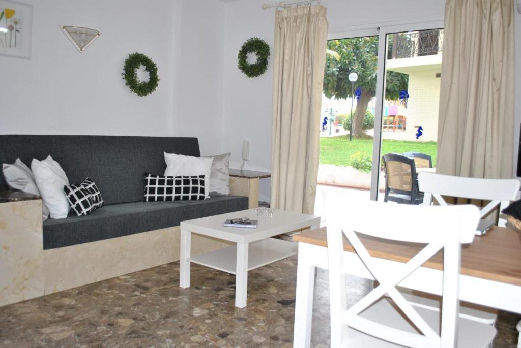 Carihuela Park Palace - Cocasa Apartment Торемолинос Екстериор снимка